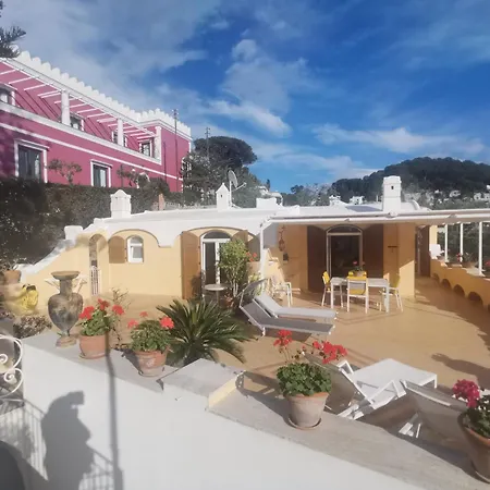 Marvelous Sea View Apartment Capri