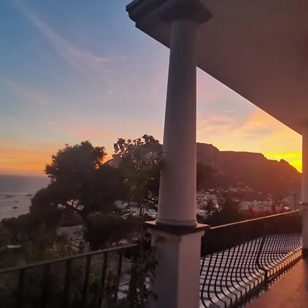 Marvelous Sea View Daire Capri